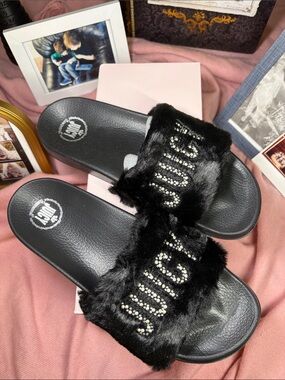 Juicy by Juicy Couture Black Faux Fur Slide Sandals New in Box 8.5